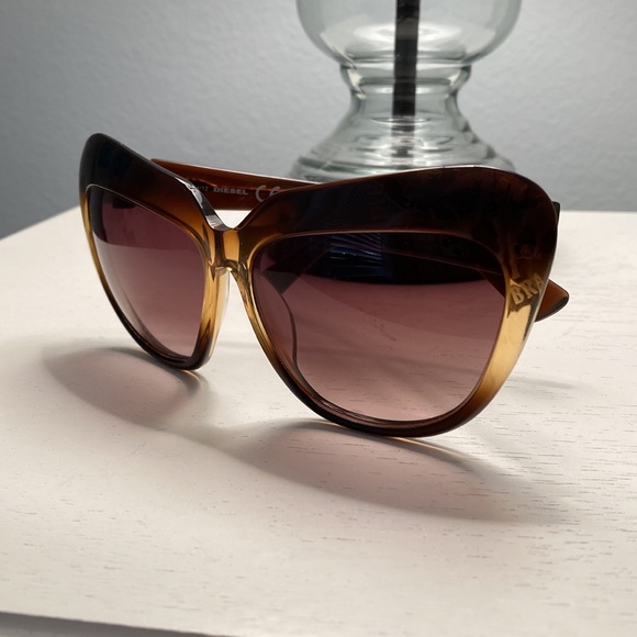 Diesel sunglasses & case - Picture 2 of 7